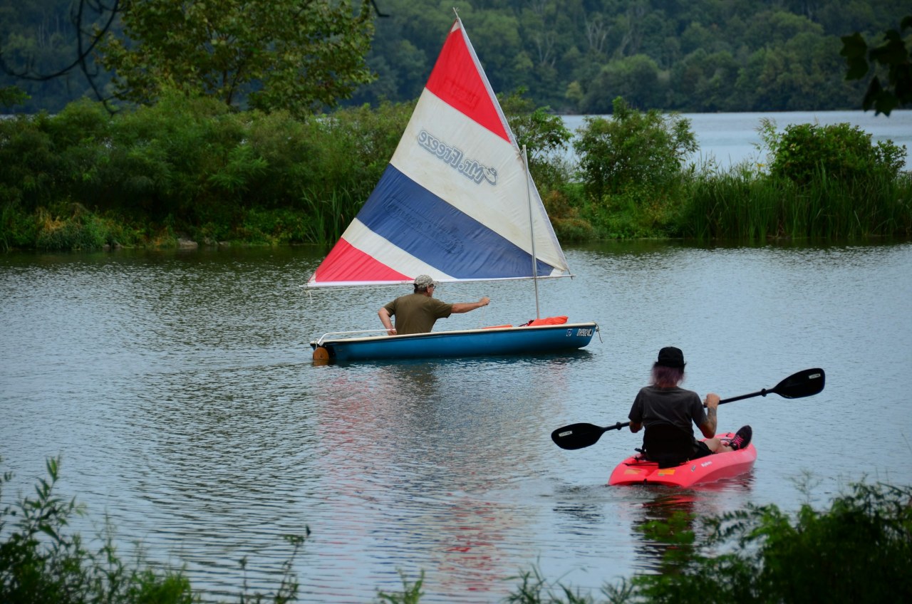 Що взяти з собою на природу: добірка корисних гаджетів 2025