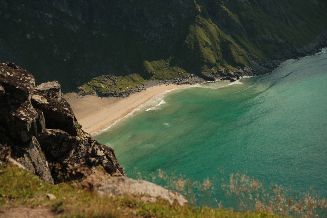 Порівняння: гірський туризм чи пляжний відпочинок — що обрати для себе