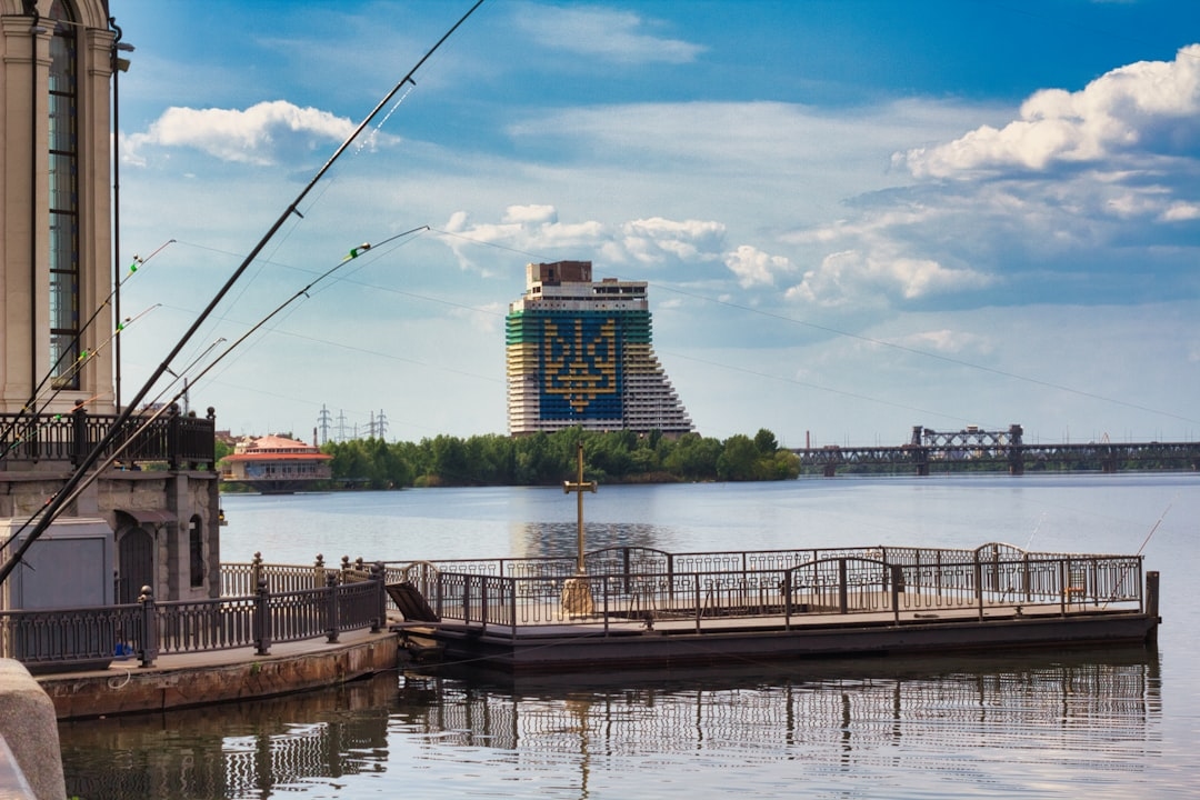 Сплави по річках України: популярні маршрути й поради для новачків
