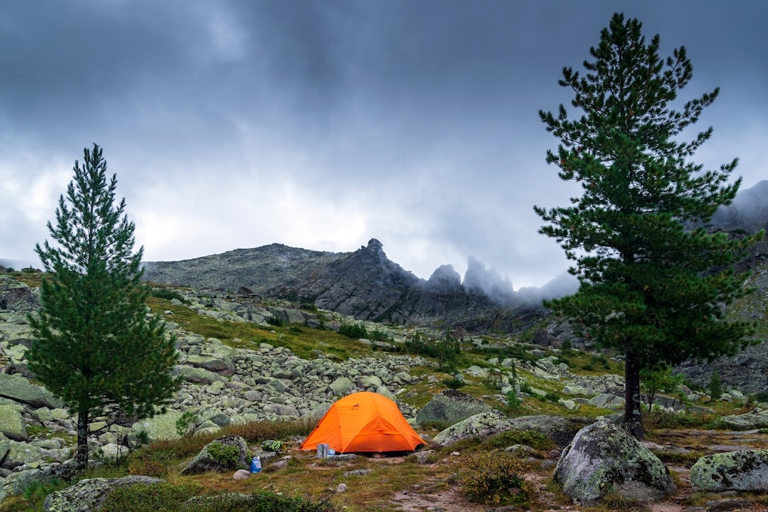 Як вибрати намет для походу: поради для новачків та досвідчених туристів
