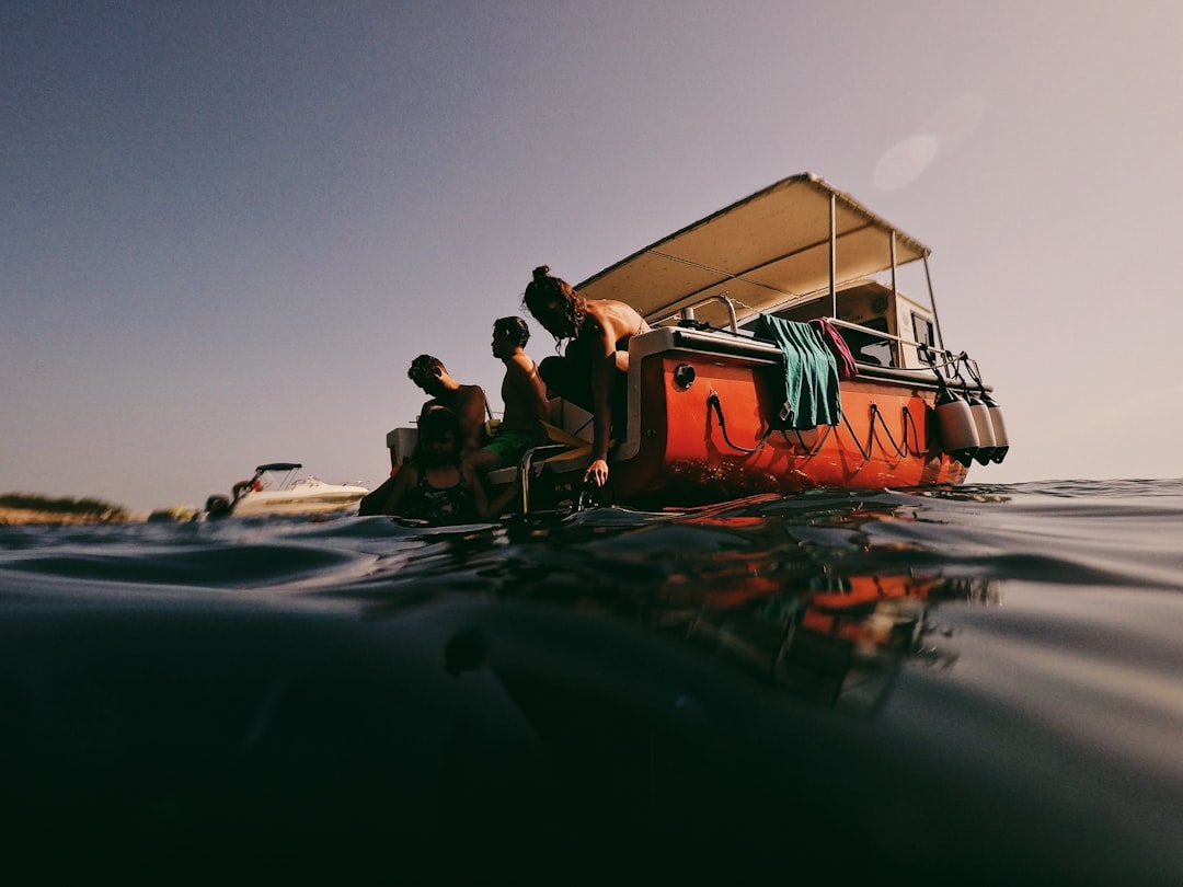 Відповіді на популярні питання про каякінг: спорядження, безпека, маршрути