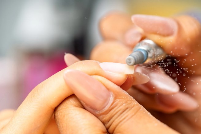 Яка потужність фрезера для манікюру потрібна насправді